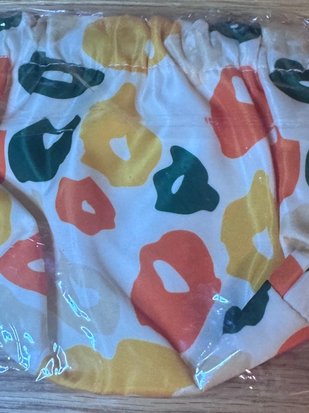 New Yellow, Green, Orange Spotted Print Collapsable Pouch 5 X 5 X 1 Inch Classic